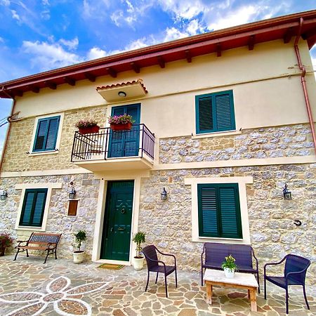 La Casa Di Nonna Tella Lenola Exterior foto