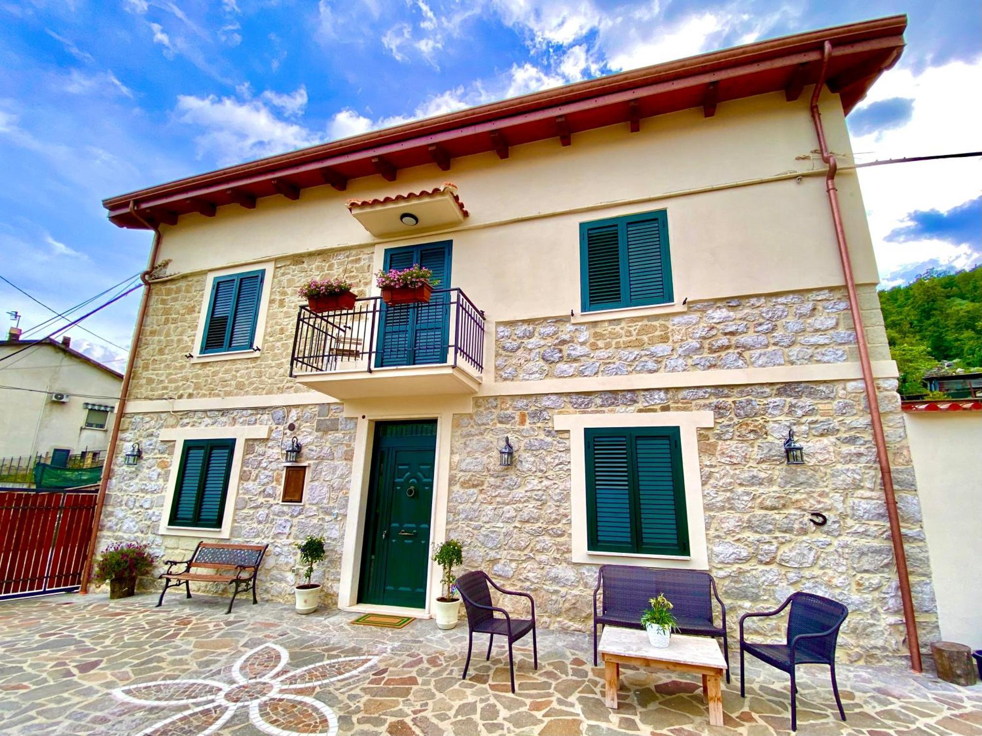 La Casa Di Nonna Tella Lenola Exterior foto