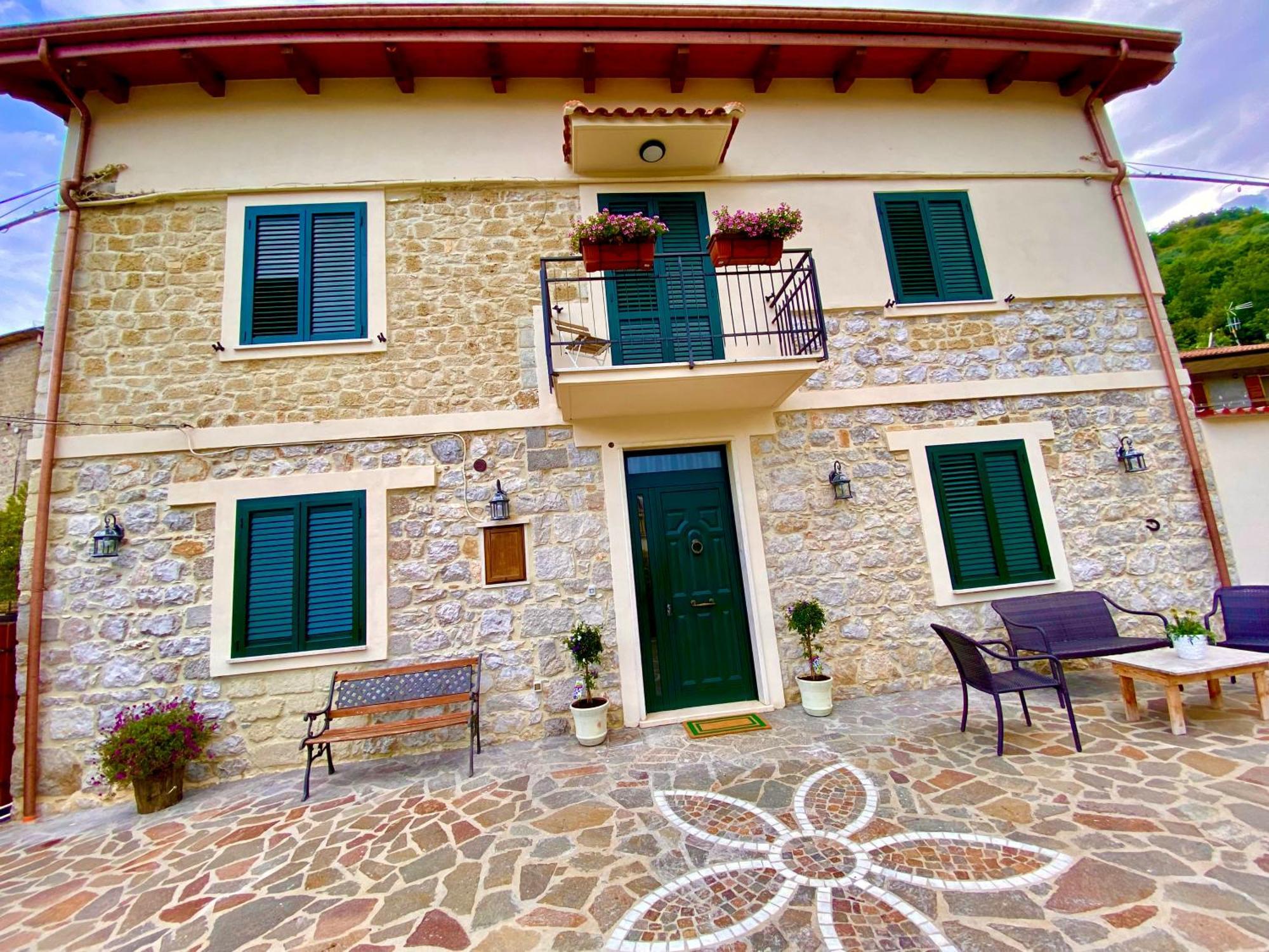 La Casa Di Nonna Tella Lenola Exterior foto